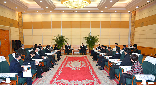 集團(tuán)張學(xué)武董事長、姜巖總經(jīng)理一行拜會(huì)國家旅游局李金早局長（圖）