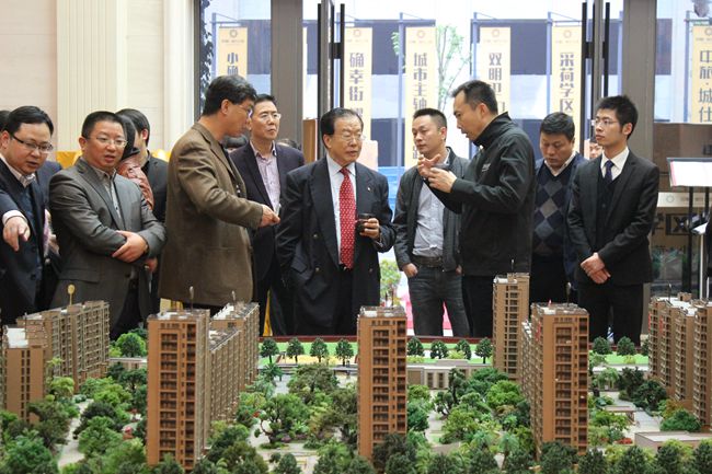 集團張學武董事長視察地產(chǎn)板塊杭州公司（圖）
