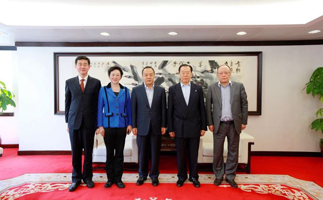 集團(tuán)張學(xué)武董事長、姜巖總經(jīng)理會見海南省人民政府常務(wù)副省長毛超峰（圖）