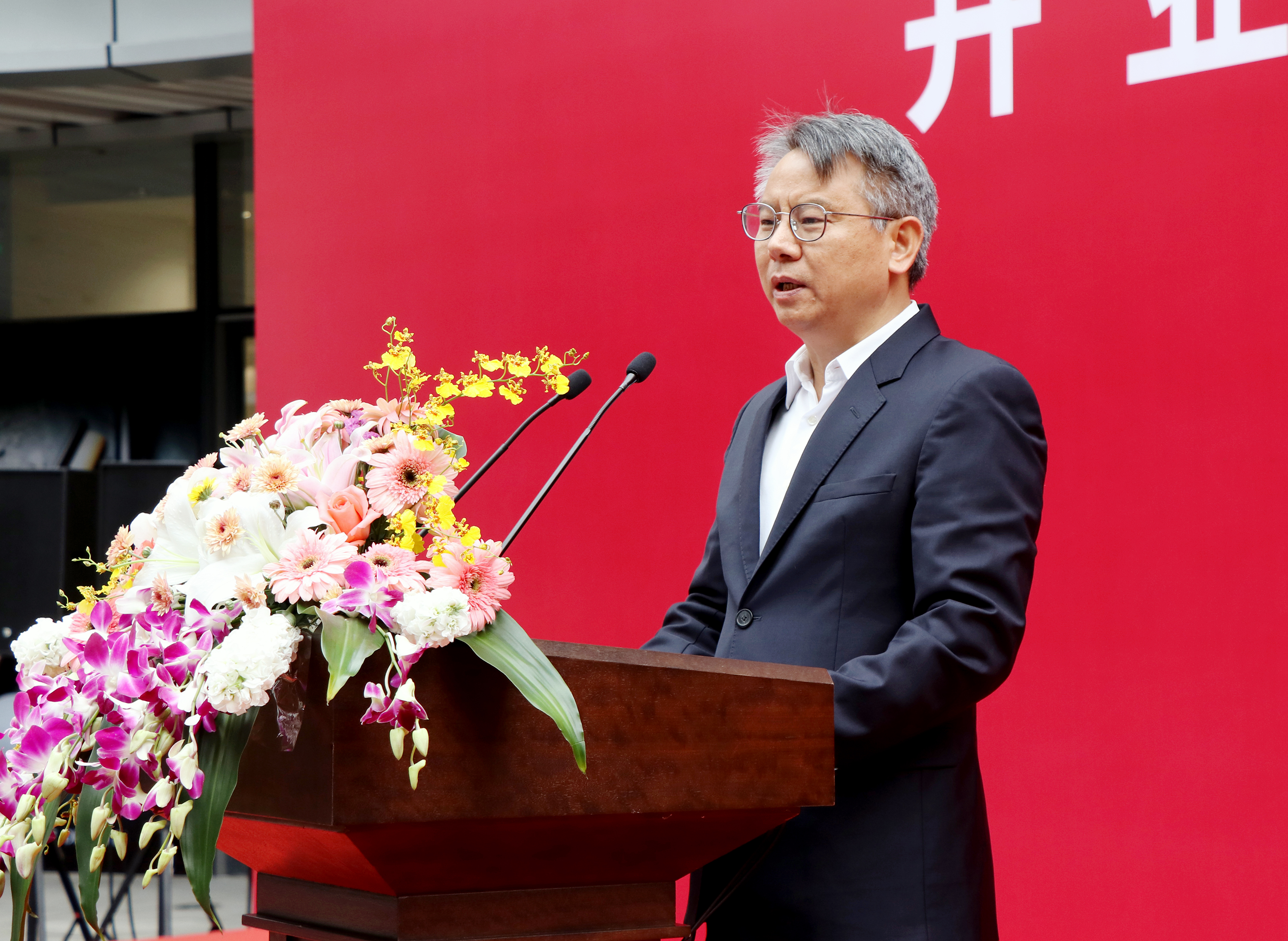 2、海南省政府劉平治副省長.jpg
