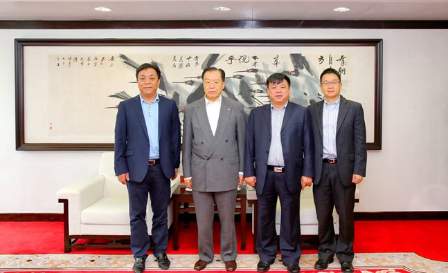 董事長(zhǎng)會(huì)見(jiàn)賀州市市長(zhǎng)一行_副本_副本.jpg