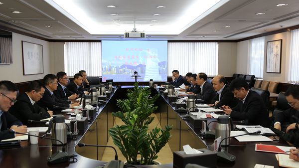 集團(tuán)杜江總經(jīng)理會見海南省委常委、秘書長胡光輝一行（圖）
