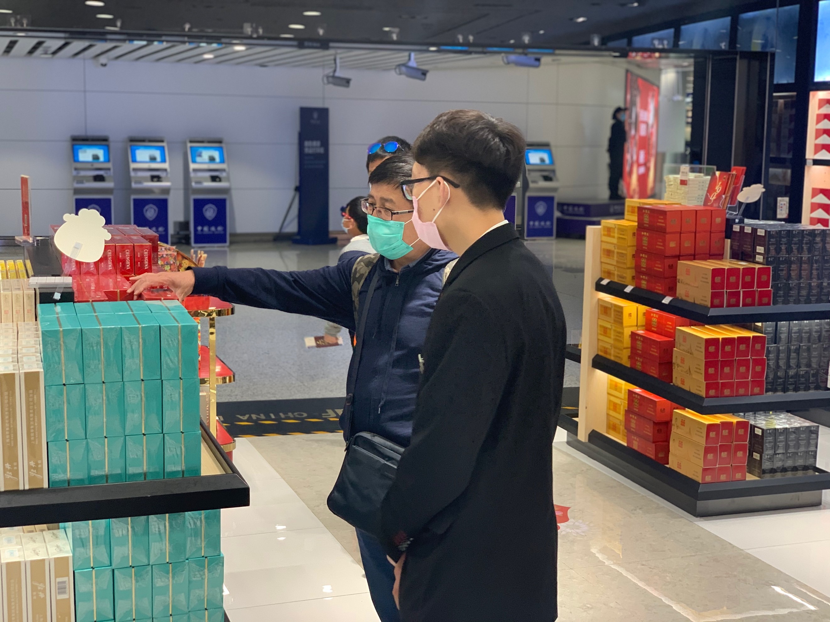 【中國免稅人在行動(dòng)?黨員先鋒篇】之二： 不忘初心，凝心聚力——中免黨員抗擊疫情，發(fā)揮黨員先鋒模范作用