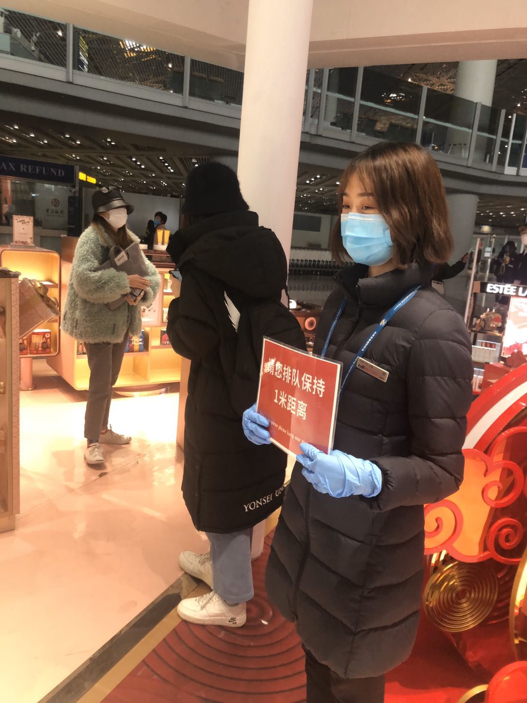 【中國免稅人在行動·一線直擊篇】之十五： 不畏艱險戰(zhàn)疫情，無私奉獻顯大愛